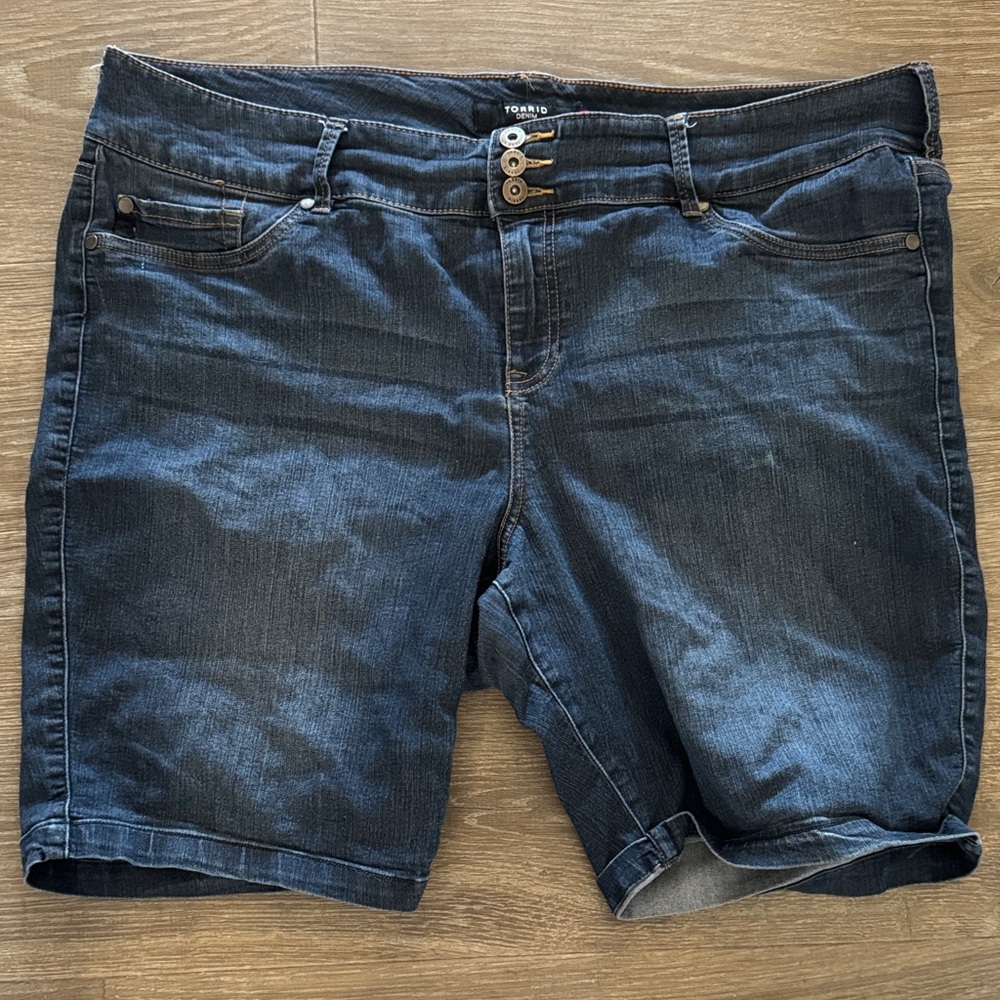 Torrid Dark Blue 11” Bermuda jegging high rise Jean Shorts